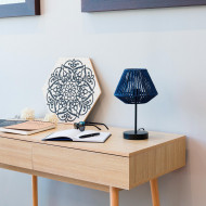 LAMPARA DE MESA XIA CUERDA DE PAPEL-METAL AZUL DN20.5X34CM SEVEN ON DECO