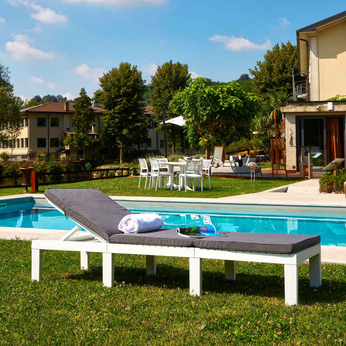 TUMBONA HAITI BLANCA CON COJIN 195x65x78 cm